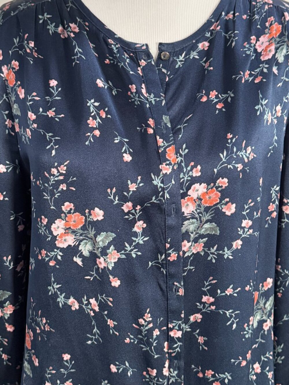 Joie 'Timlyn' Navy Blue Floral Patterned Blouse, S, Great Condition,High-Quality - Picture 3 of 8